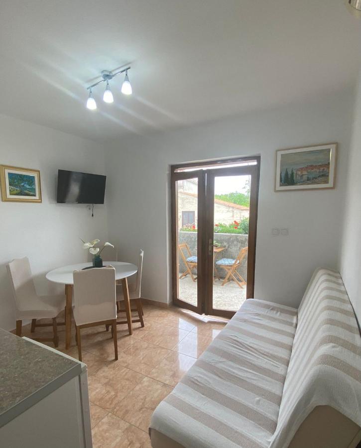 Studio Apartment Novak Čilipi Buitenkant foto