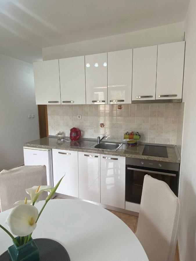 Studio Apartment Novak Čilipi Buitenkant foto